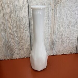 *VINTAGE WHITE MILK GLASS BUD VASE GEOMETRIC DESIGN BY EO BRODY   8 3/4" T